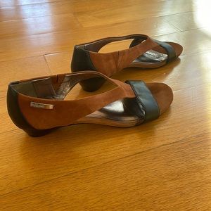 CALVIN KLEIN SUEDE AND LEATHER CLASSY SANDAL FLATS